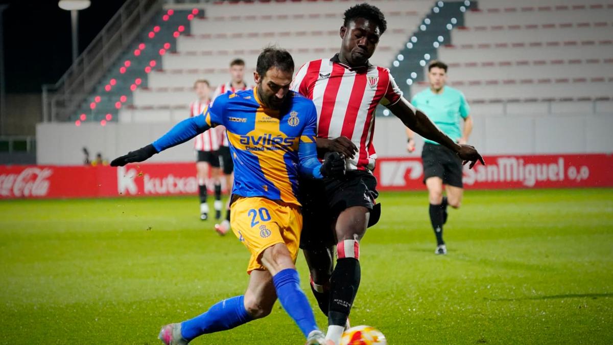 0-2: El Bilbao Athletic sufre la ley del ex en Lezama