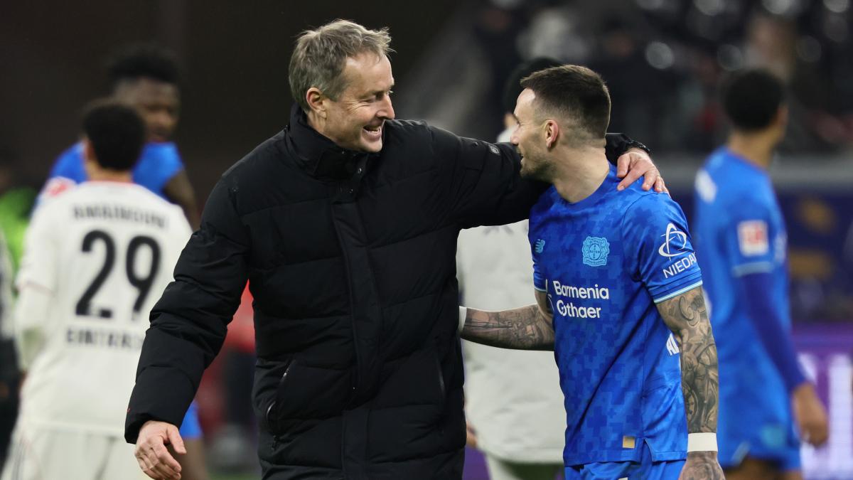 Grimaldo y Aleix Garcia agravan la crisis del Eintracht antes de la llegada de Albert Riera