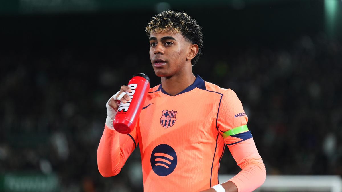 Virguería de Lamine para abrir el marcador en Elche