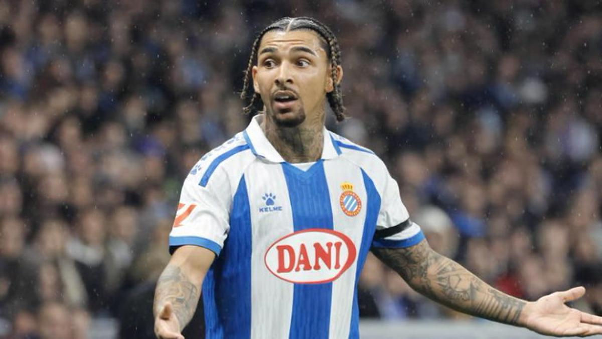 Thyrys Dolan habla para los medios del club