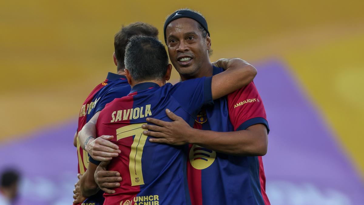 Ronaldinho vuelve con los Barça Legends en el Clásico de Costa Rica
