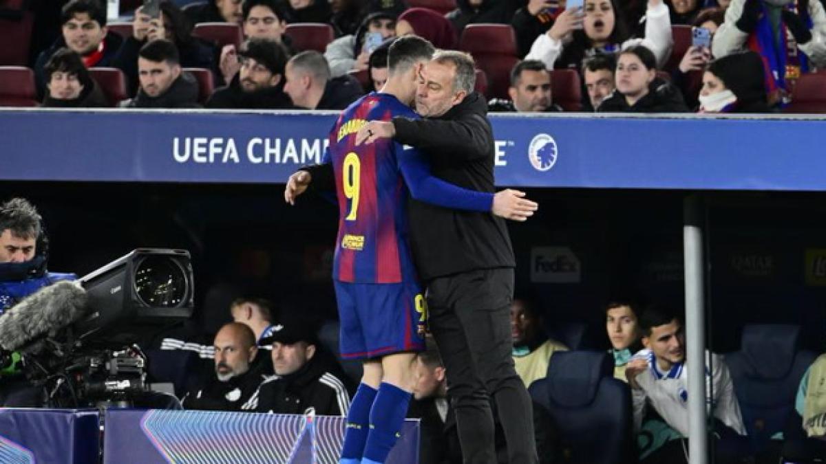 Flick habla del futuro de Lewandowski y da detalles de Araujo