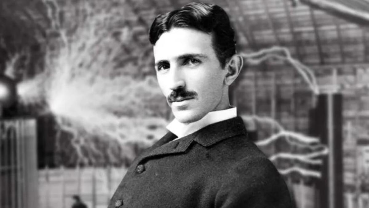 Nikola Tesla, ingeniero e inventor: “Las personas están tan absortas en la contemplación del mundo exterior que ignoran completamente lo que sucede dentro de ellas”