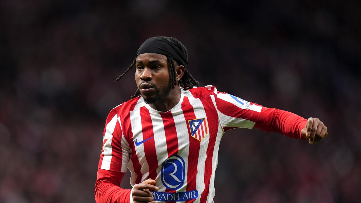 El colegiado anuló el primer gol de Lookman en su nueva casa