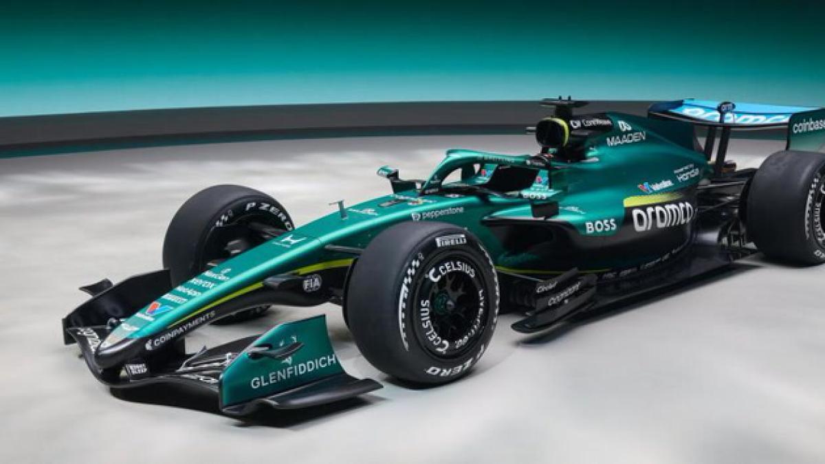 Aston Martin presenta su nuevo coche, el AMR26