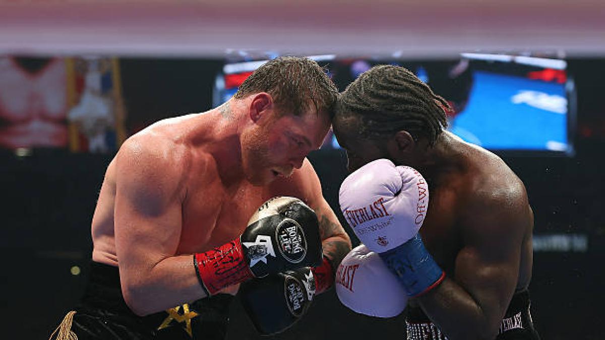 Canelo Álvarez tendrá que operarse tras la derrota con Crawford
